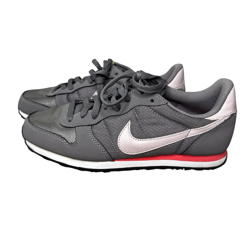 Nike Womens Genicco Sneakers Gunsmoke/Particle Rose Size 8